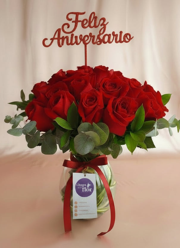 Arreglo con 24 rosas rojas
