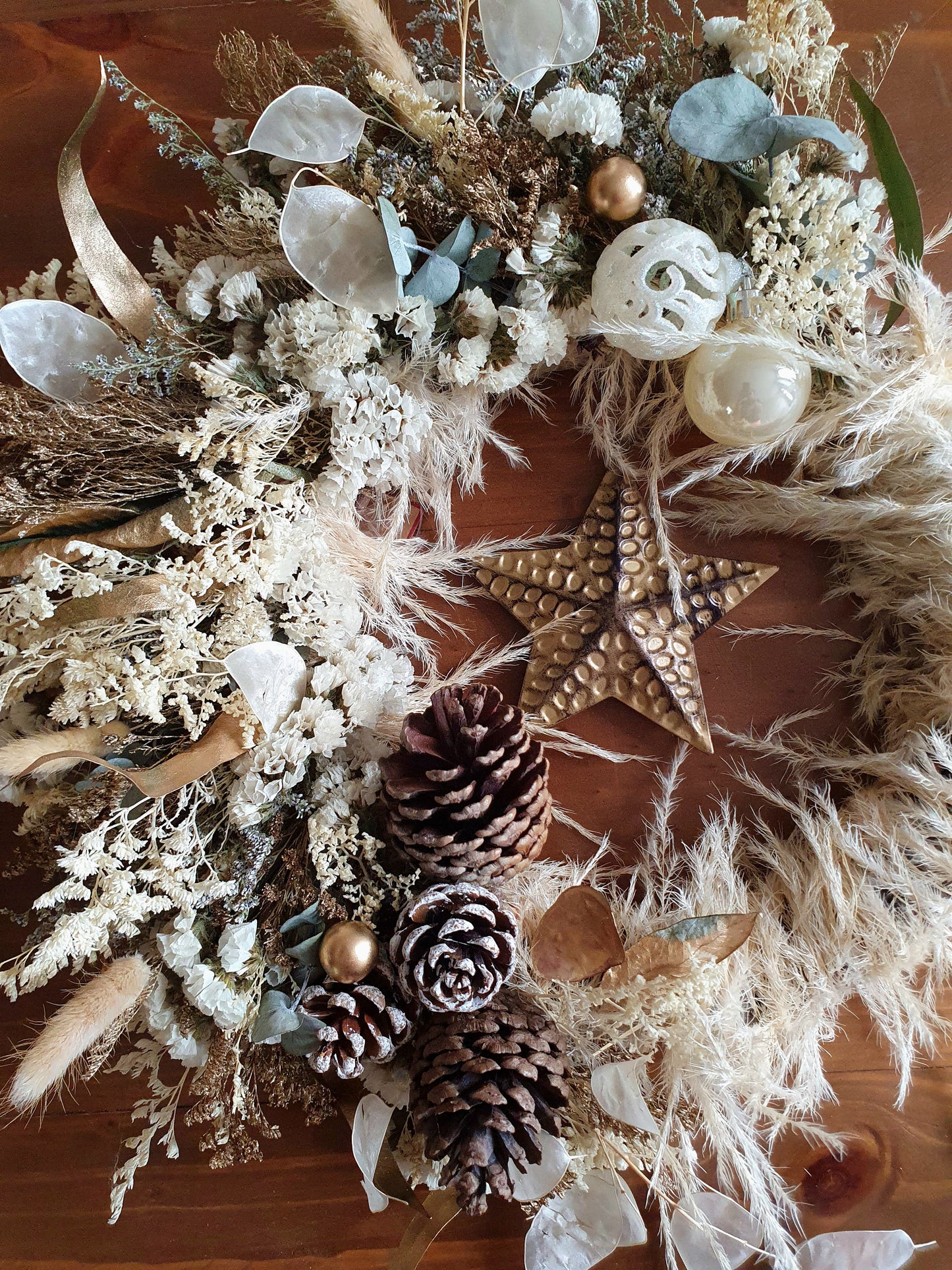 Corona de Puerta Navideña de flores secas