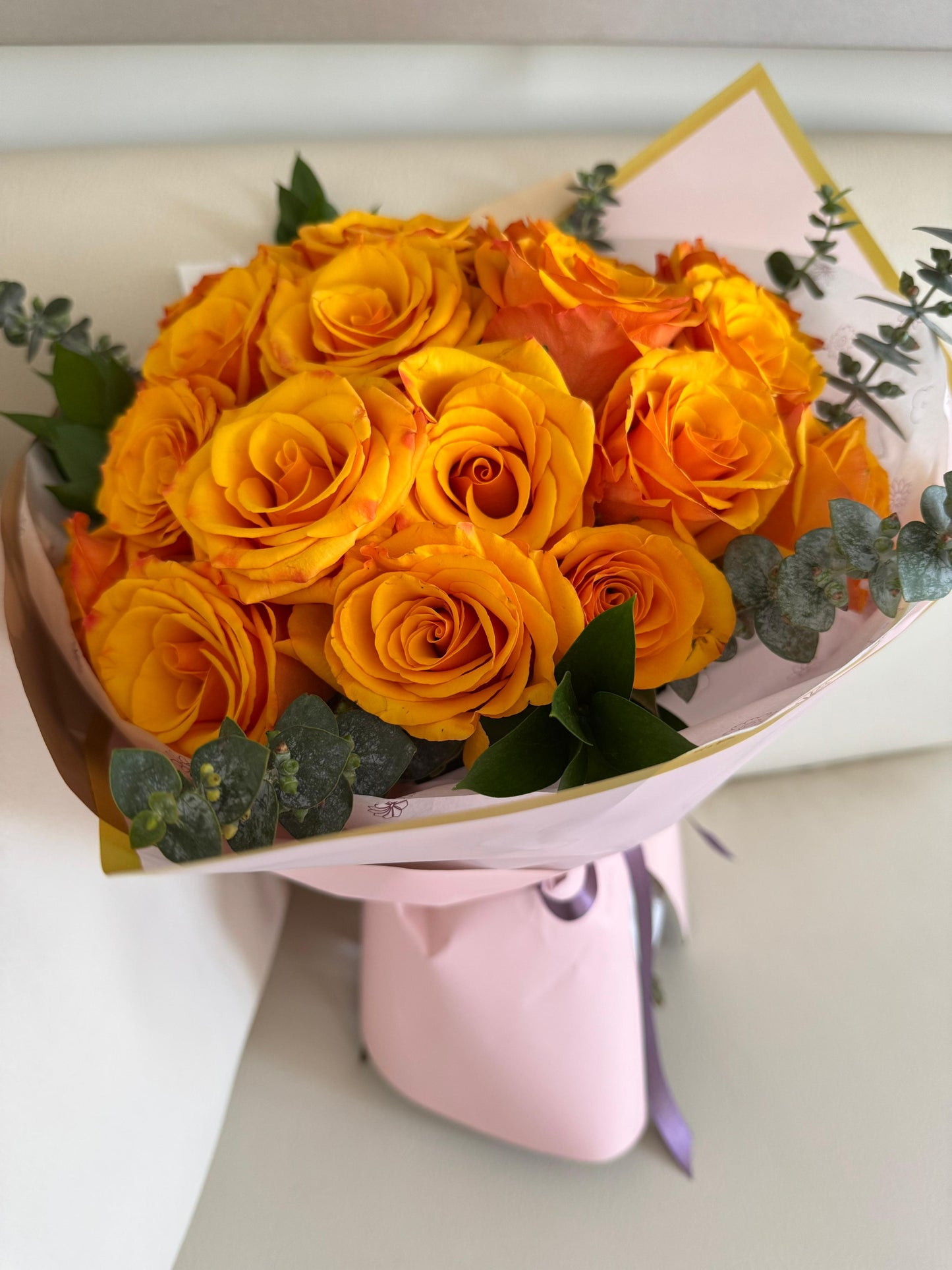 Ramo con rosas naranjas
