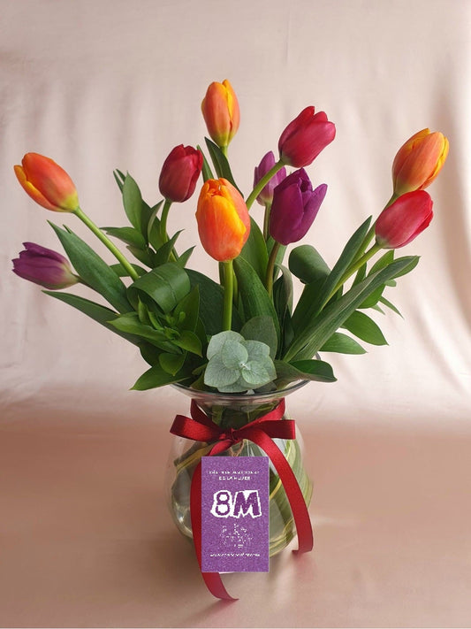 Arreglo con 10 tulipanes multicolor