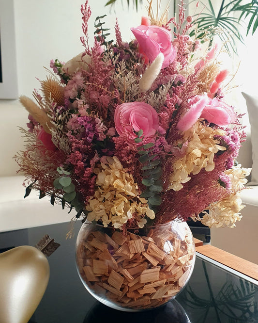 Arreglo de flores secas Nacarado acentos rosa