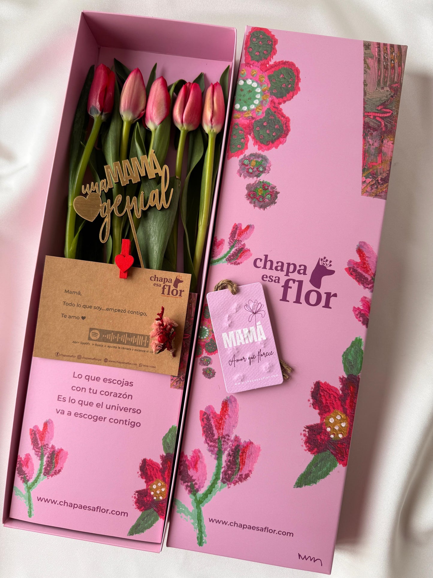 Caja Box Premium con 5 tulipanes rojos | Edición Mamá