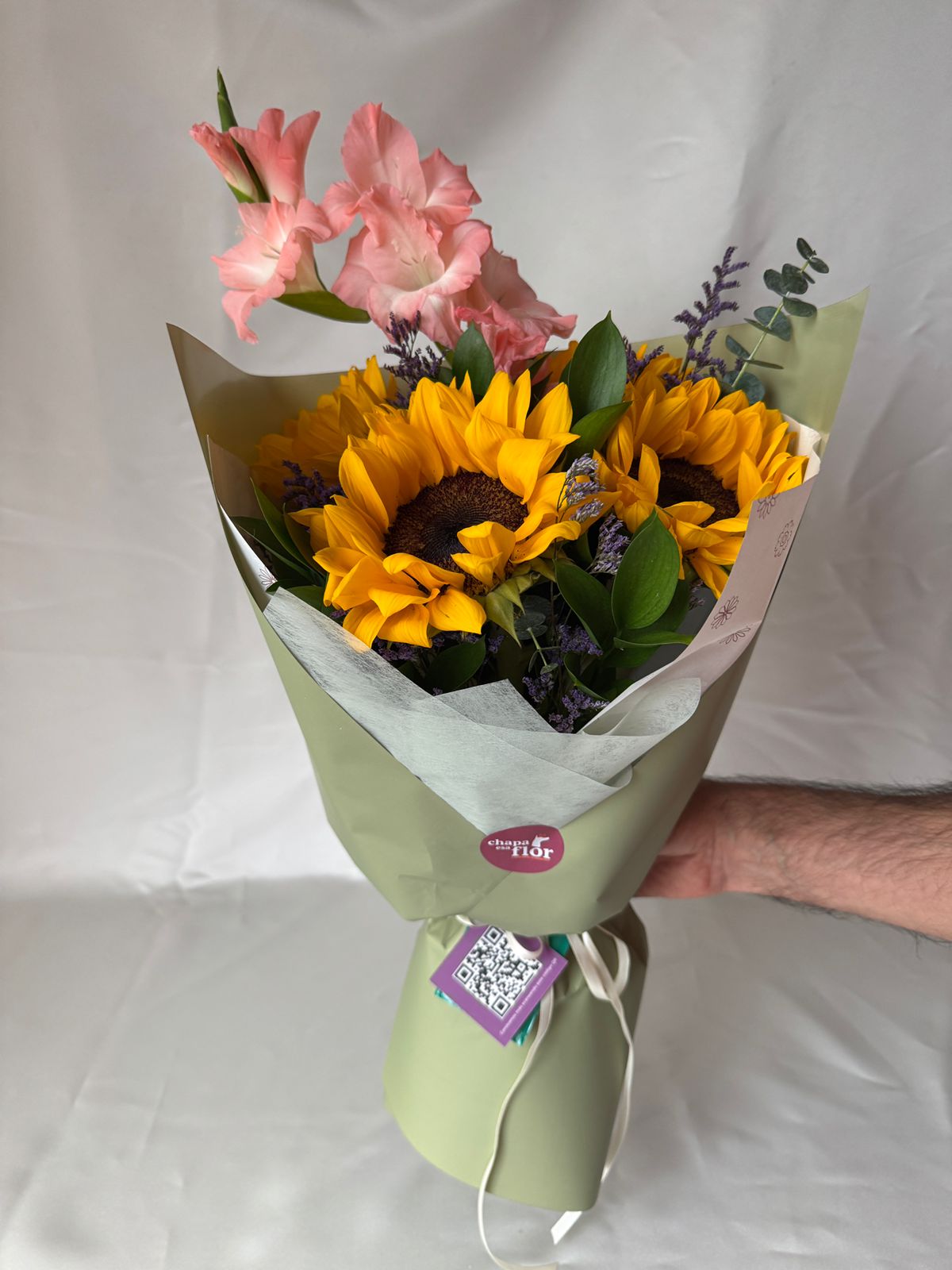 Ramo Alegría de Mamá con 3 Girasoles | Edición Mamá
