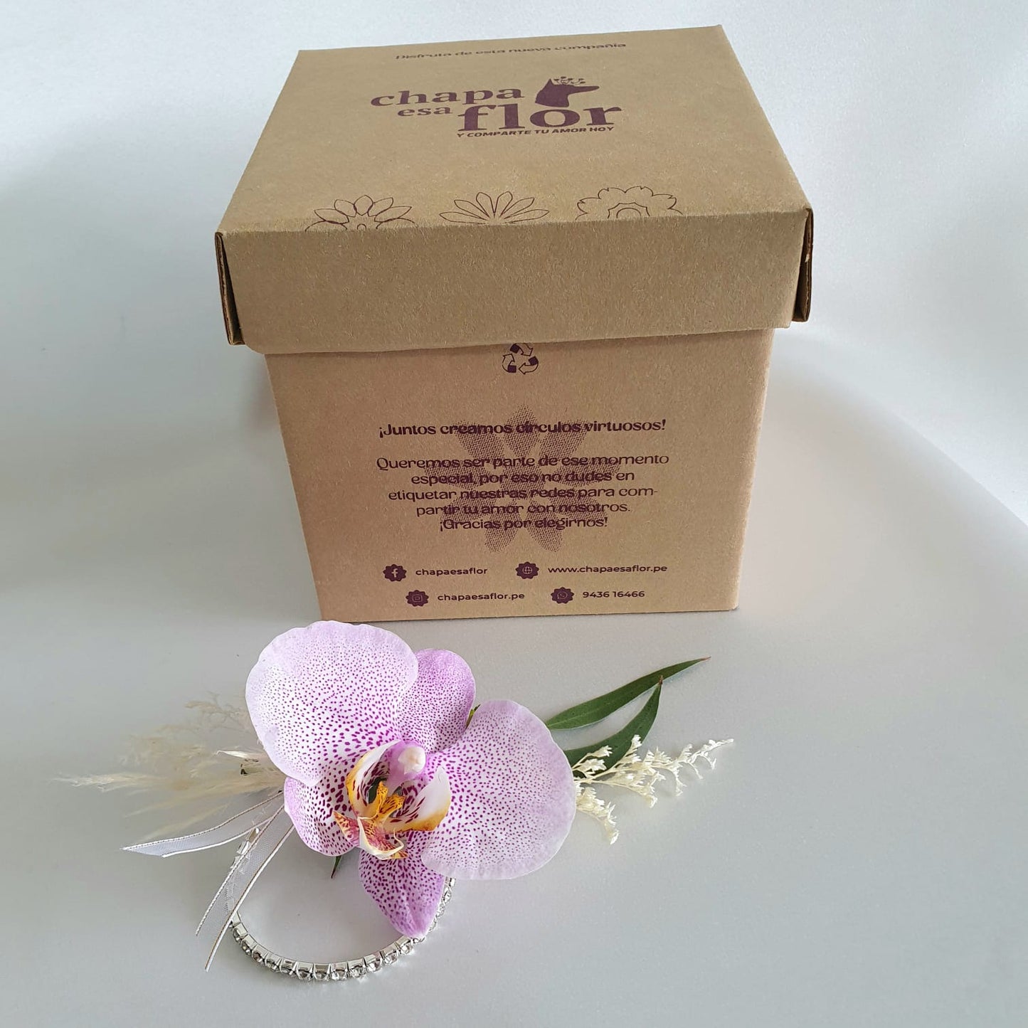 Corsage de Orquídea púrpura botoniere