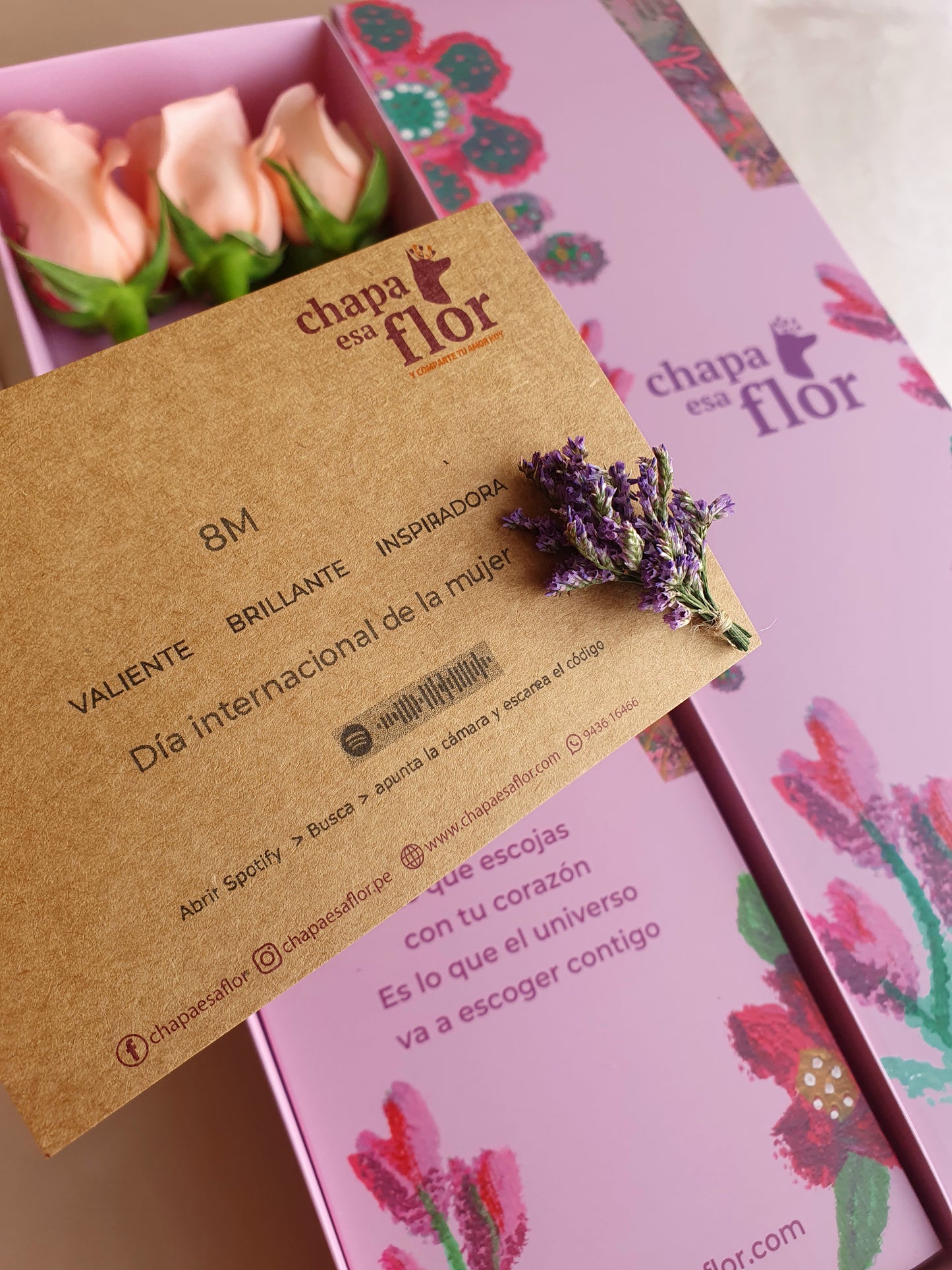 Caja Box Premium con 3 rosas rosadas | Edición día de la mujer 8M