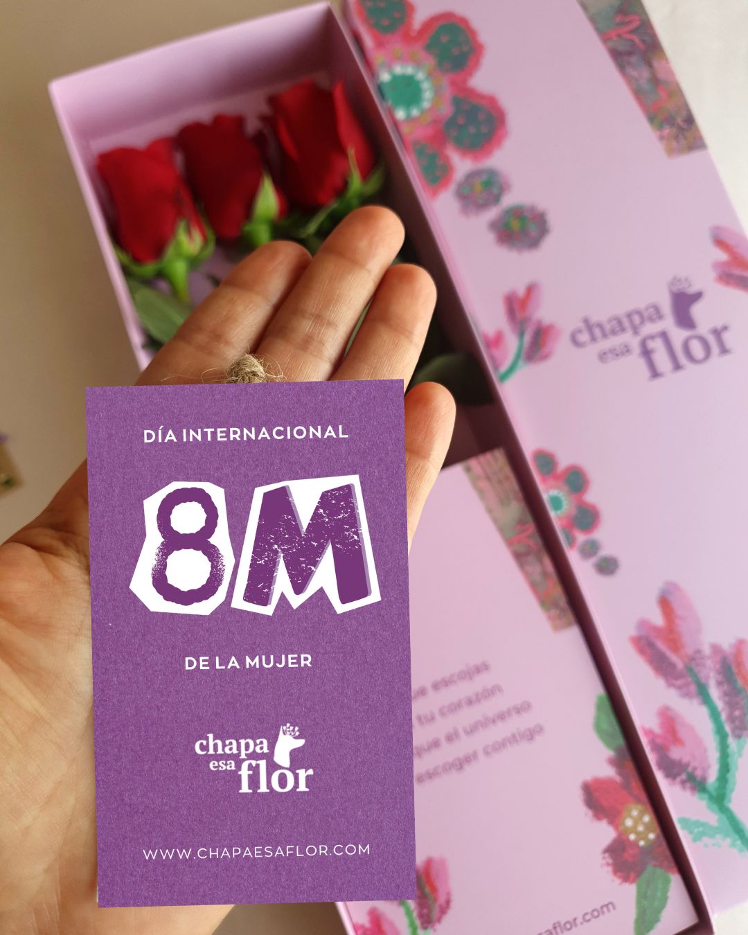Caja Box Premium con 3 rosas rojas| Edición día de la mujer 8M