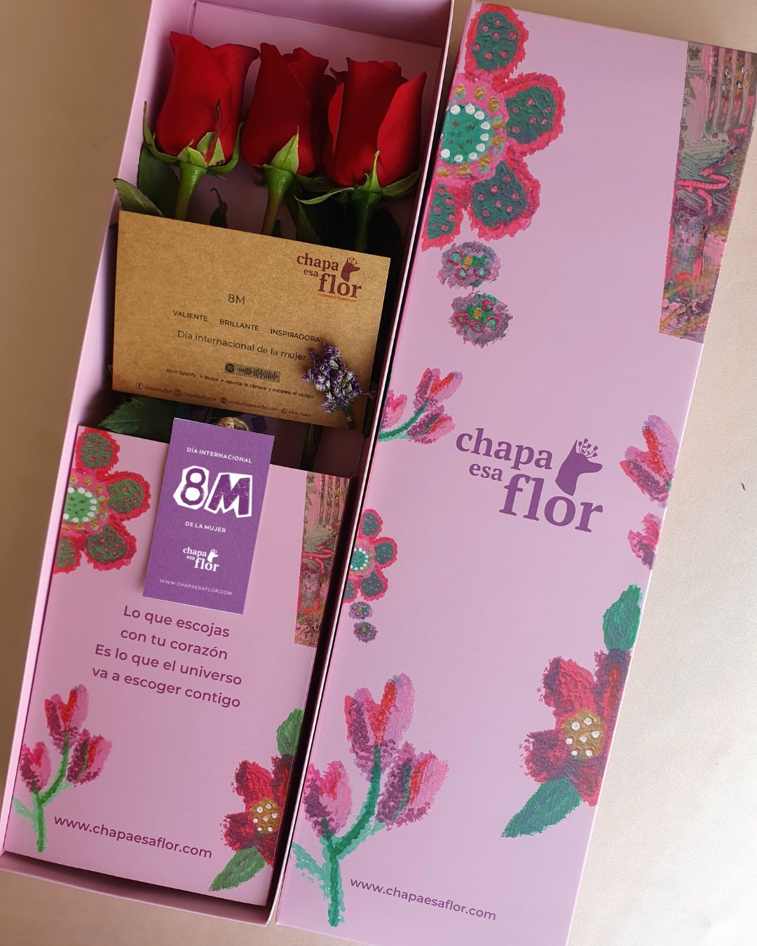 Caja Box Premium con 3 rosas rojas| Edición día de la mujer 8M